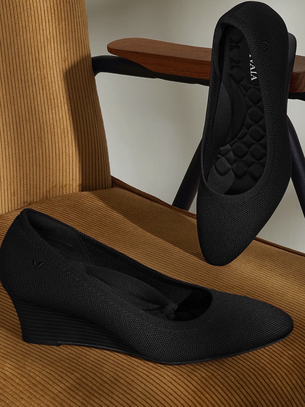 Vivaia Almond Toe Wedge Black size 43-women size 11